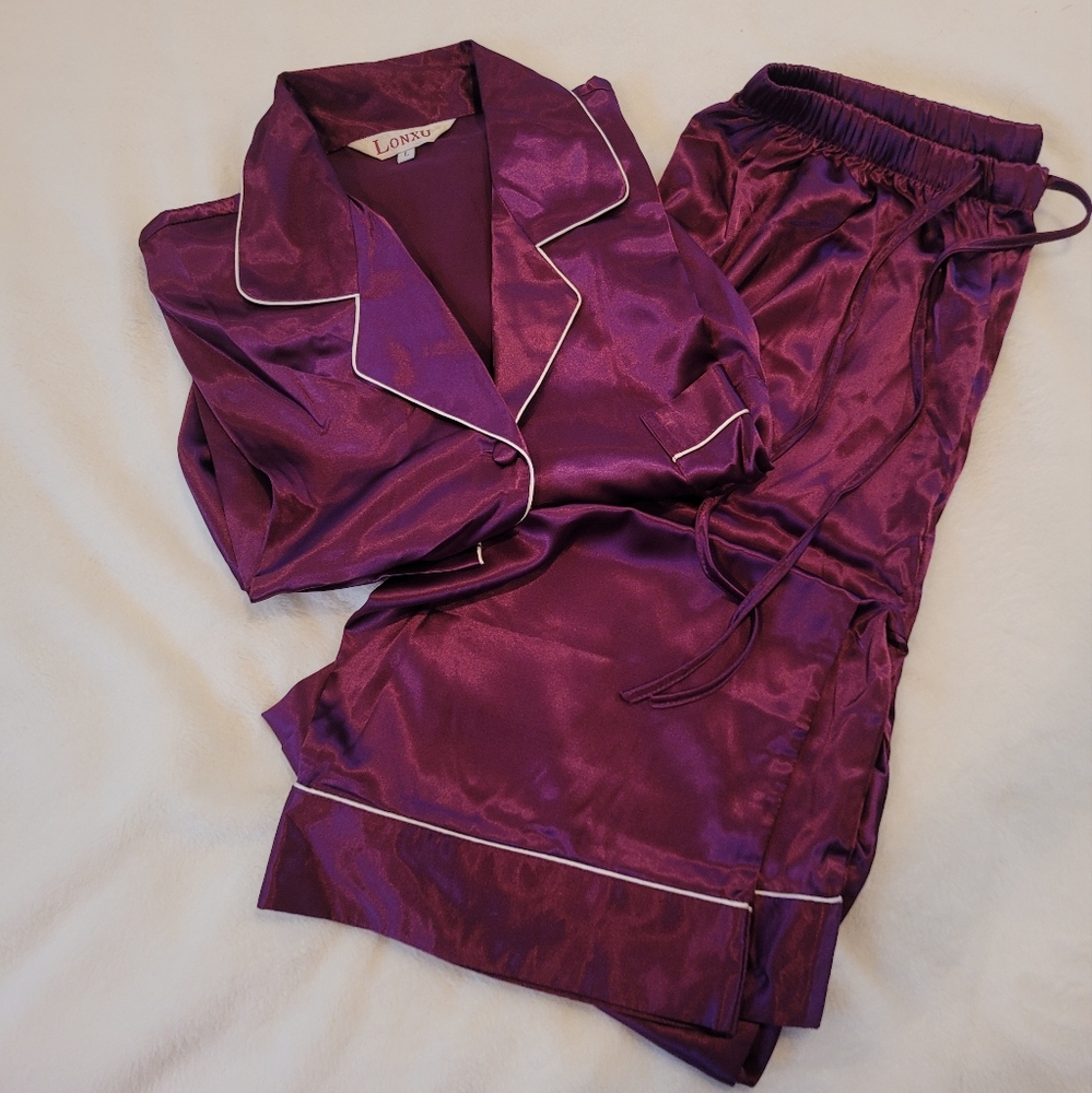 NWOT Lonxu Purple With White Trim Sleepwear